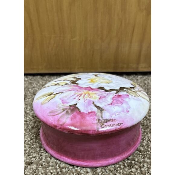 Vtg Porcelain Hand Painted Trinket Dresser Box Collette Gesinger Vibrant Pink Fl - Picture 1 of 4
